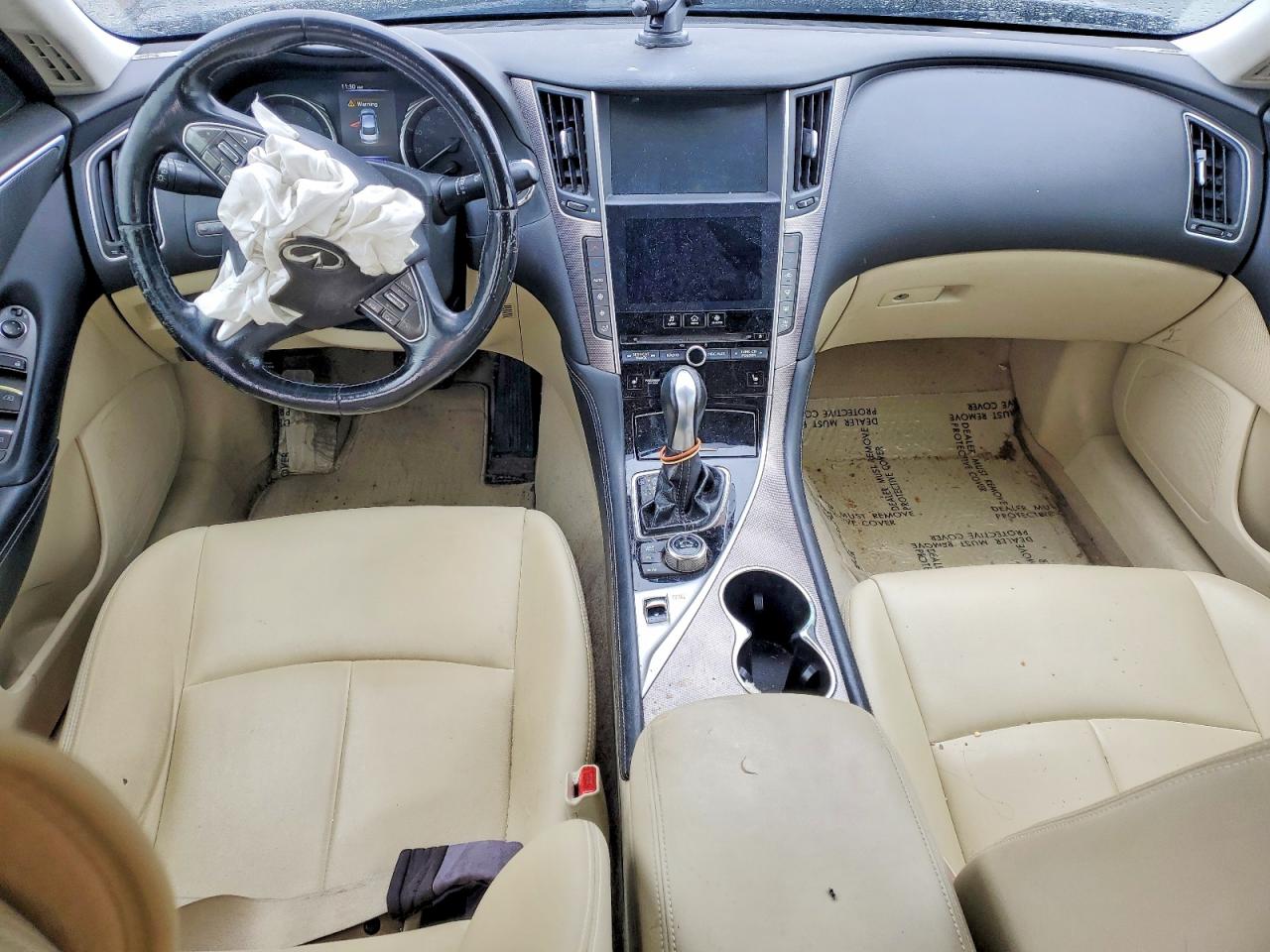 INFINITI Q50 Premium