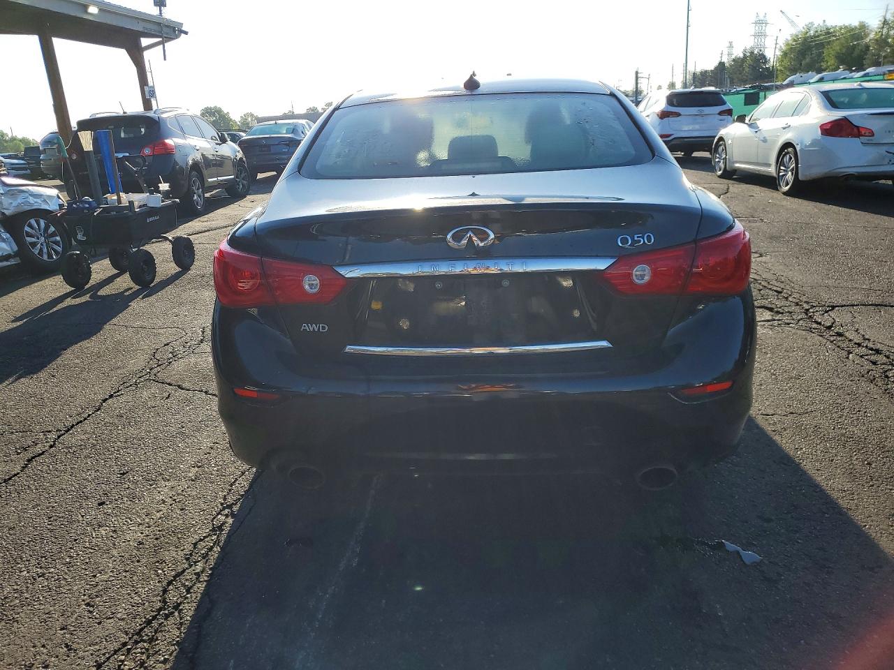 INFINITI Q50 Premium