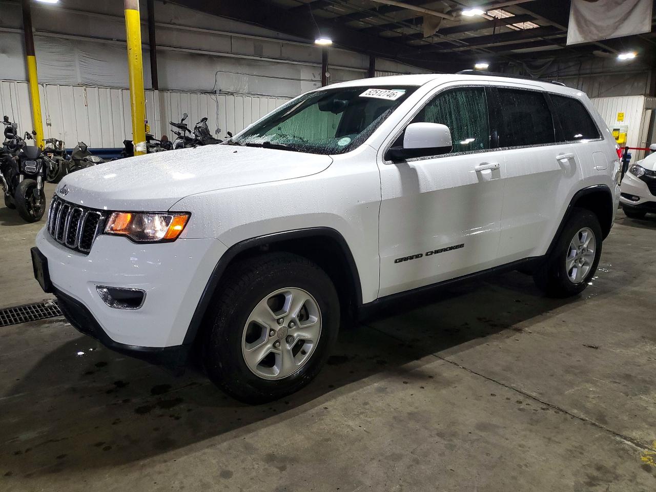 Salvage Jeep Grand Cherokee Image