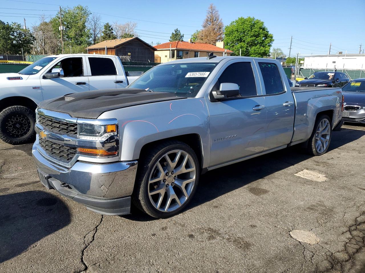 Salvage Chevrolet Silverado Image