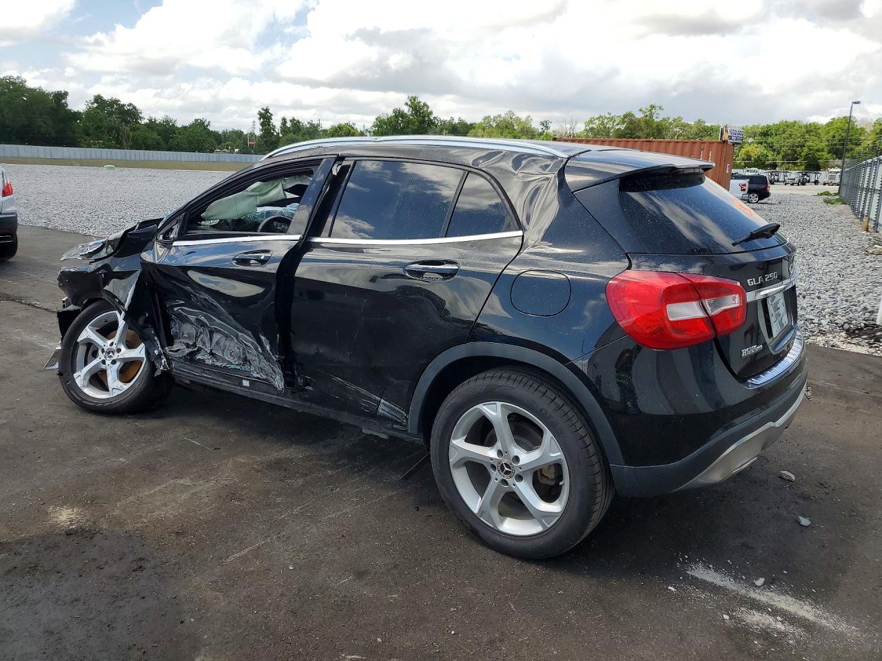 Mercedes-Benz GLA 250