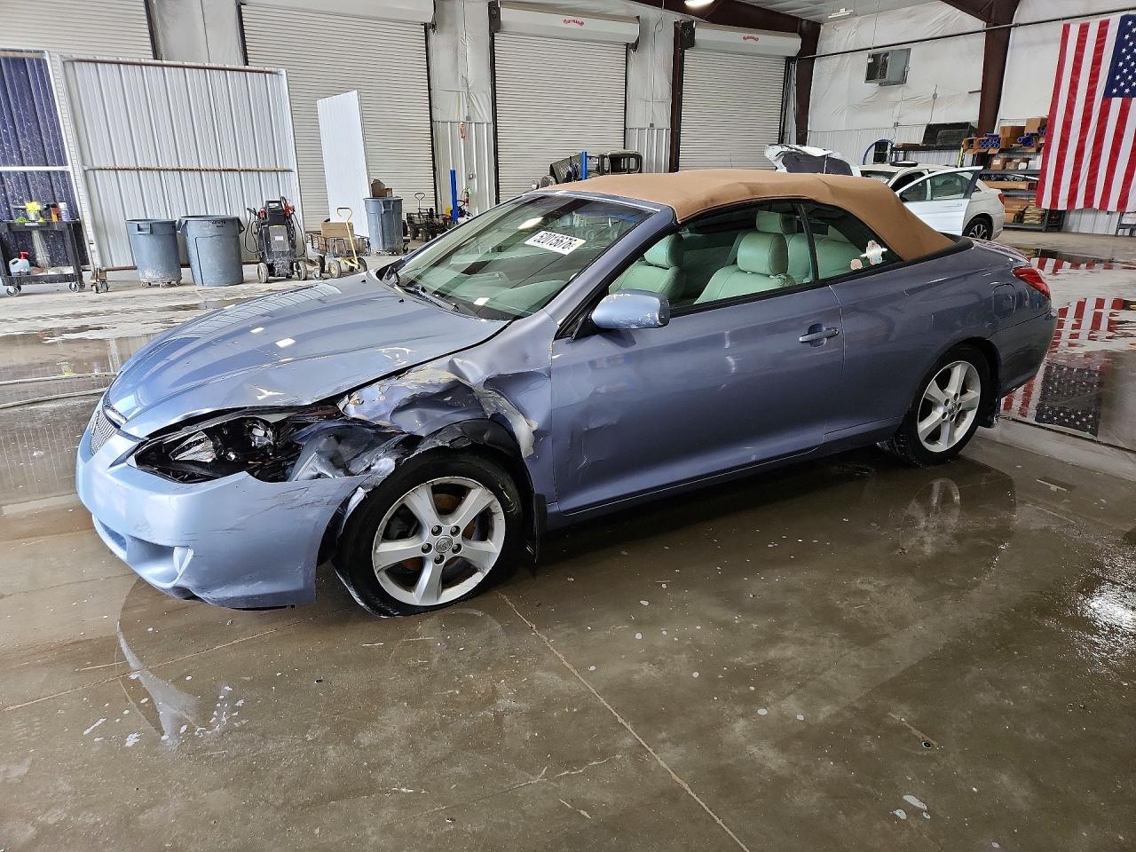 Salvage Toyota Camry Image