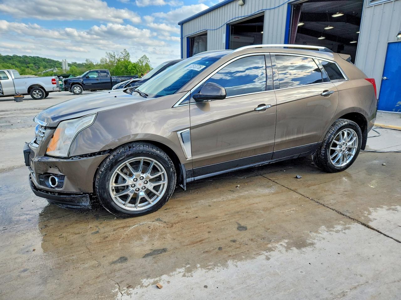Salvage Cadillac SRX Image