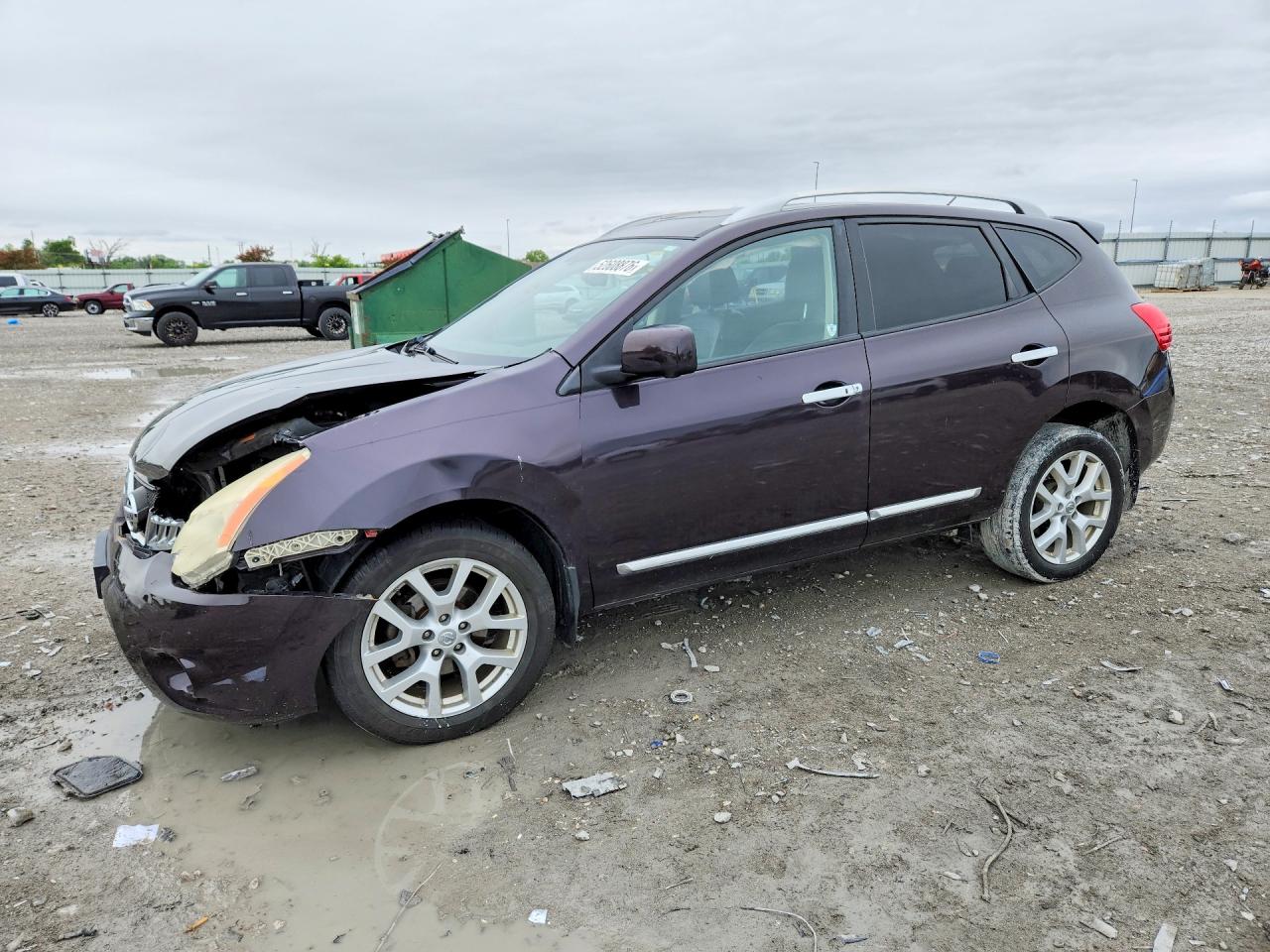 Salvage Nissan Rogue Image