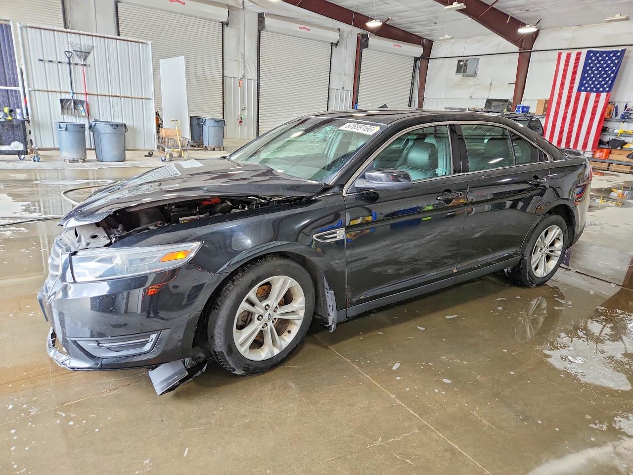 Salvage Ford Taurus Image