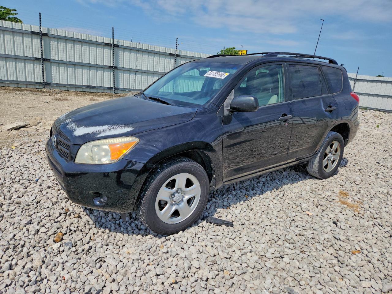 Salvage Toyota RAV4 Image