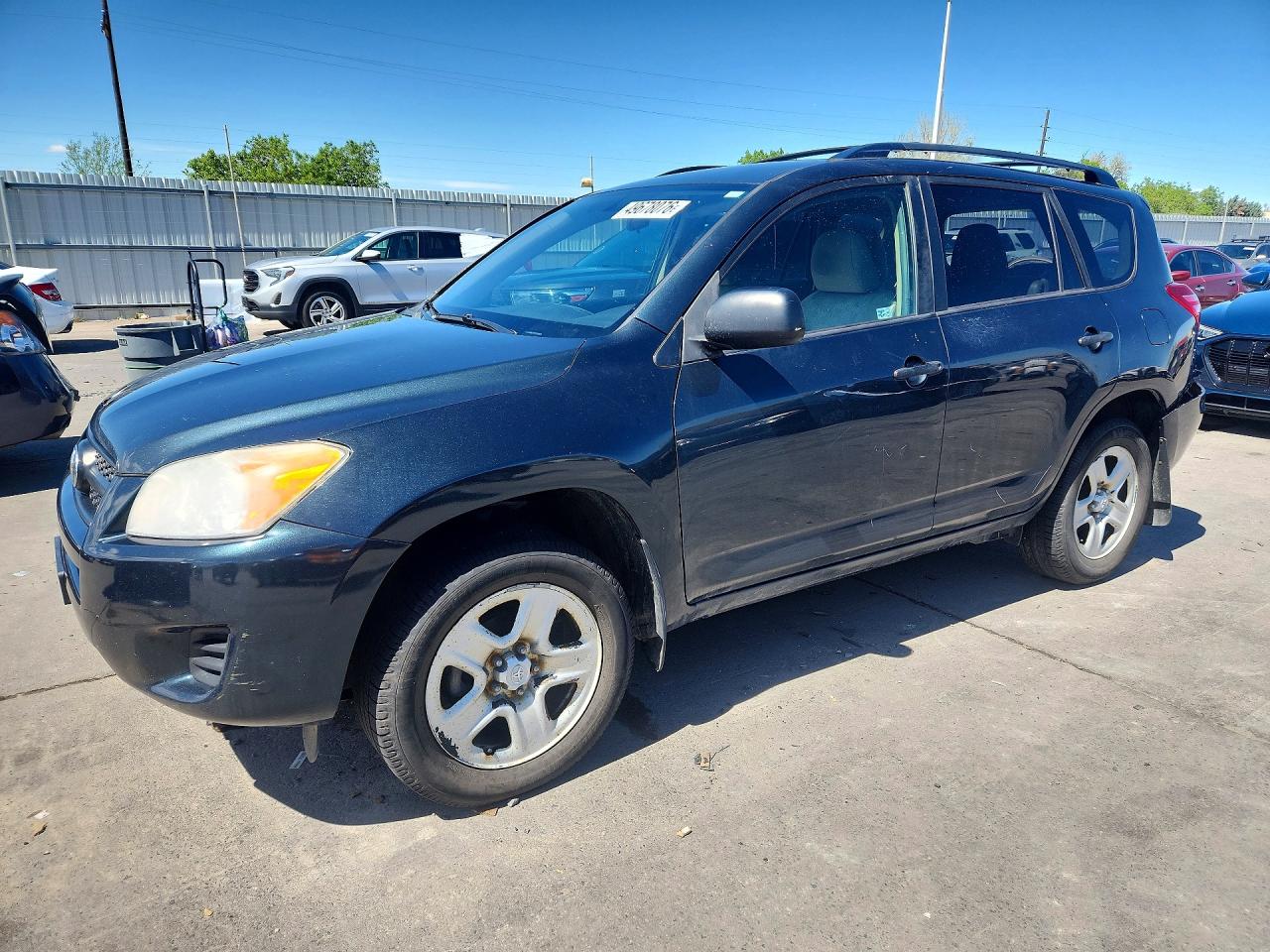 Salvage Toyota RAV4 Image