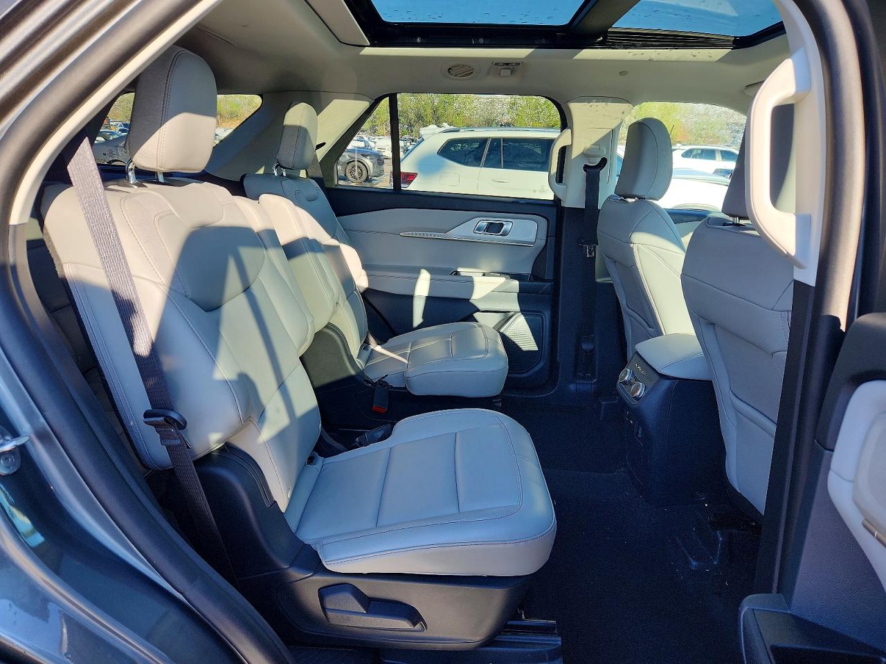 Ford Explorer Active