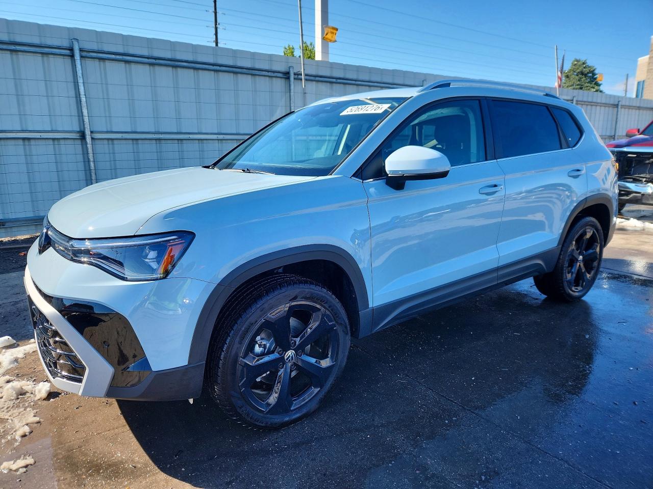 Salvage Volkswagen Taos Image