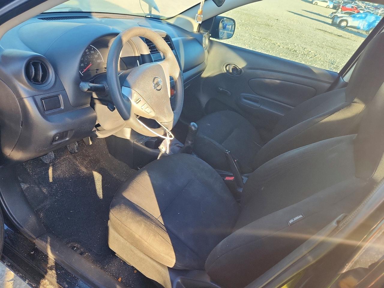 Nissan Versa S