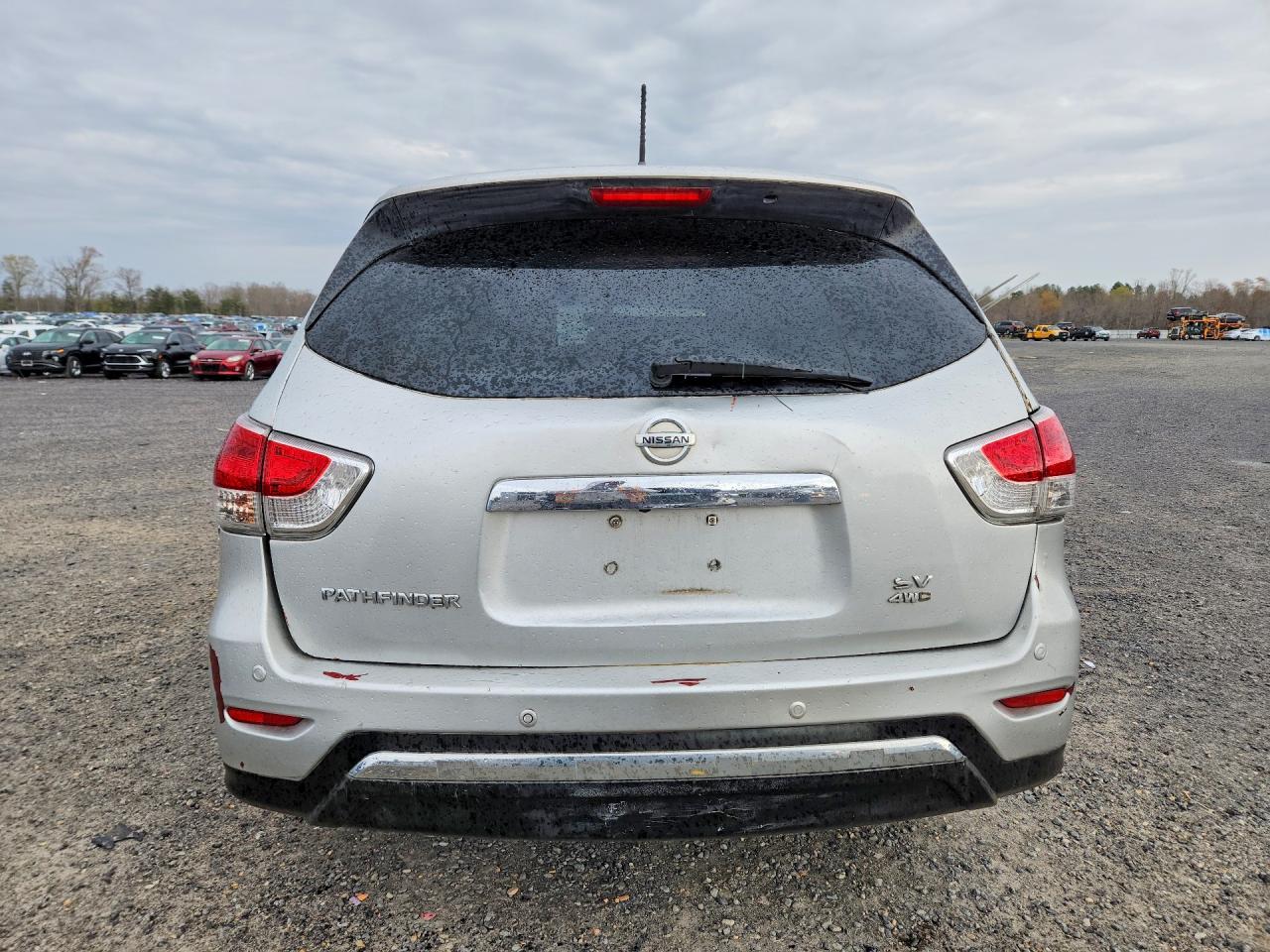 Nissan Pathfinder Sv