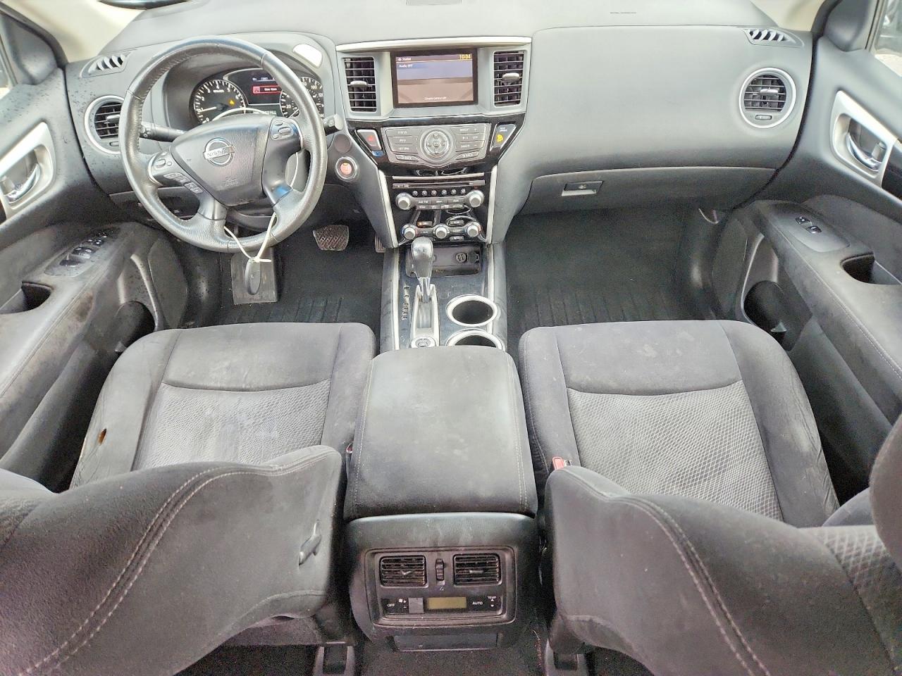 Nissan Pathfinder Sv