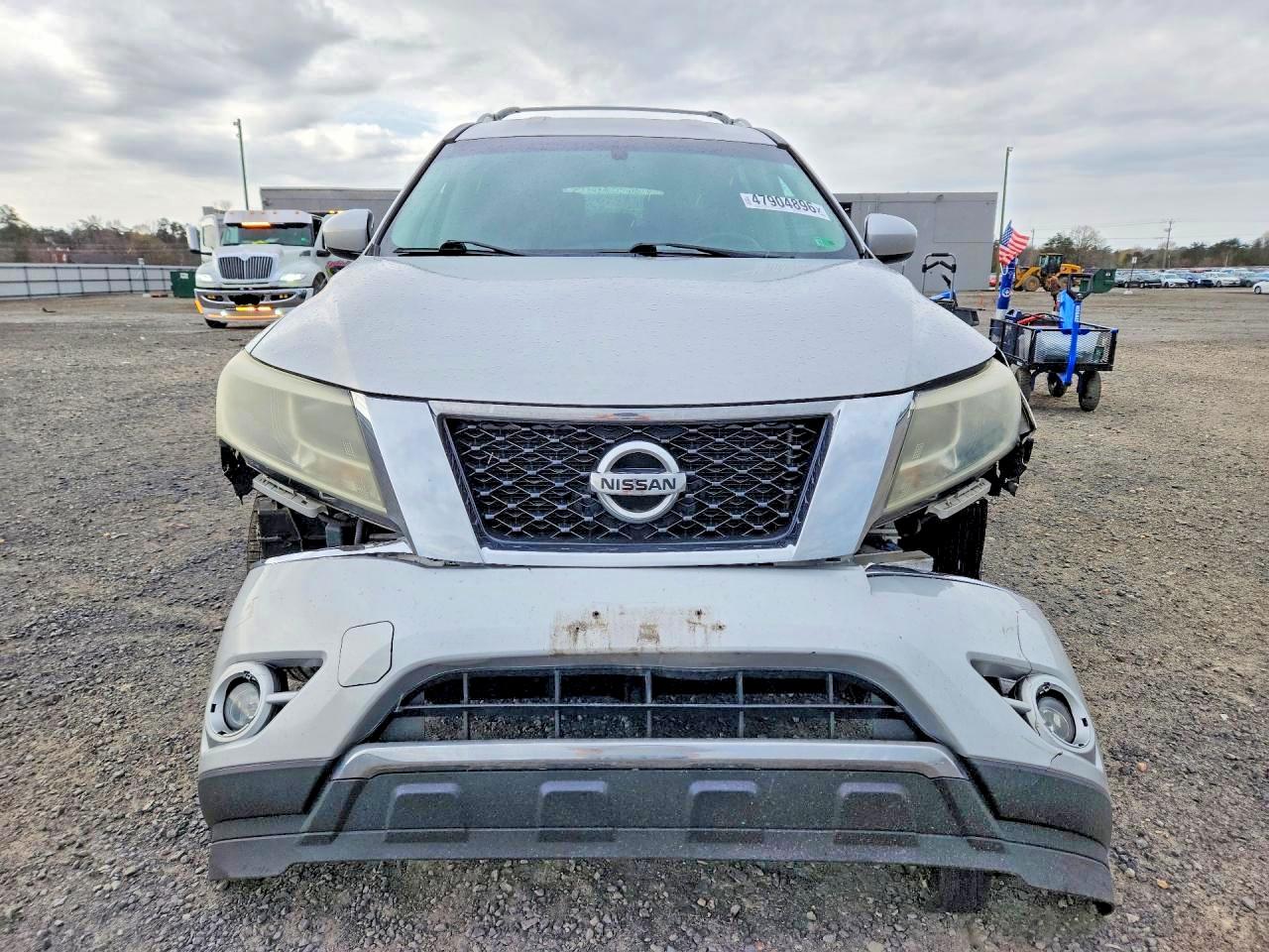 Nissan Pathfinder Sv