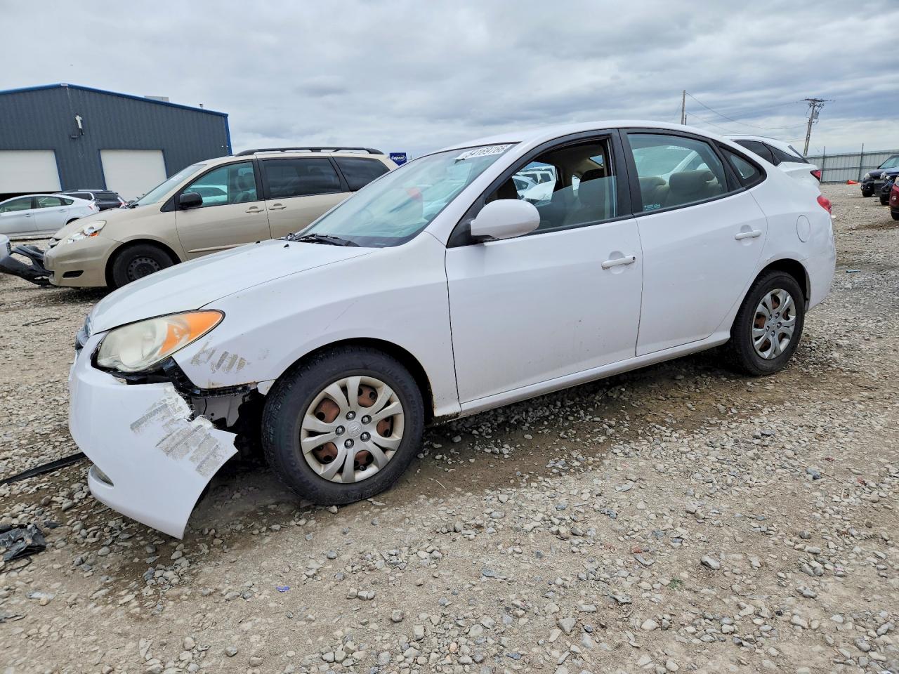 Salvage Hyundai ELANTRA Image