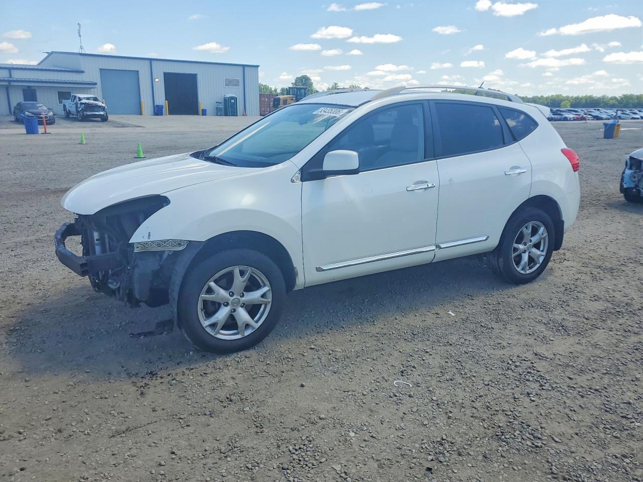 Salvage Nissan Rogue Image