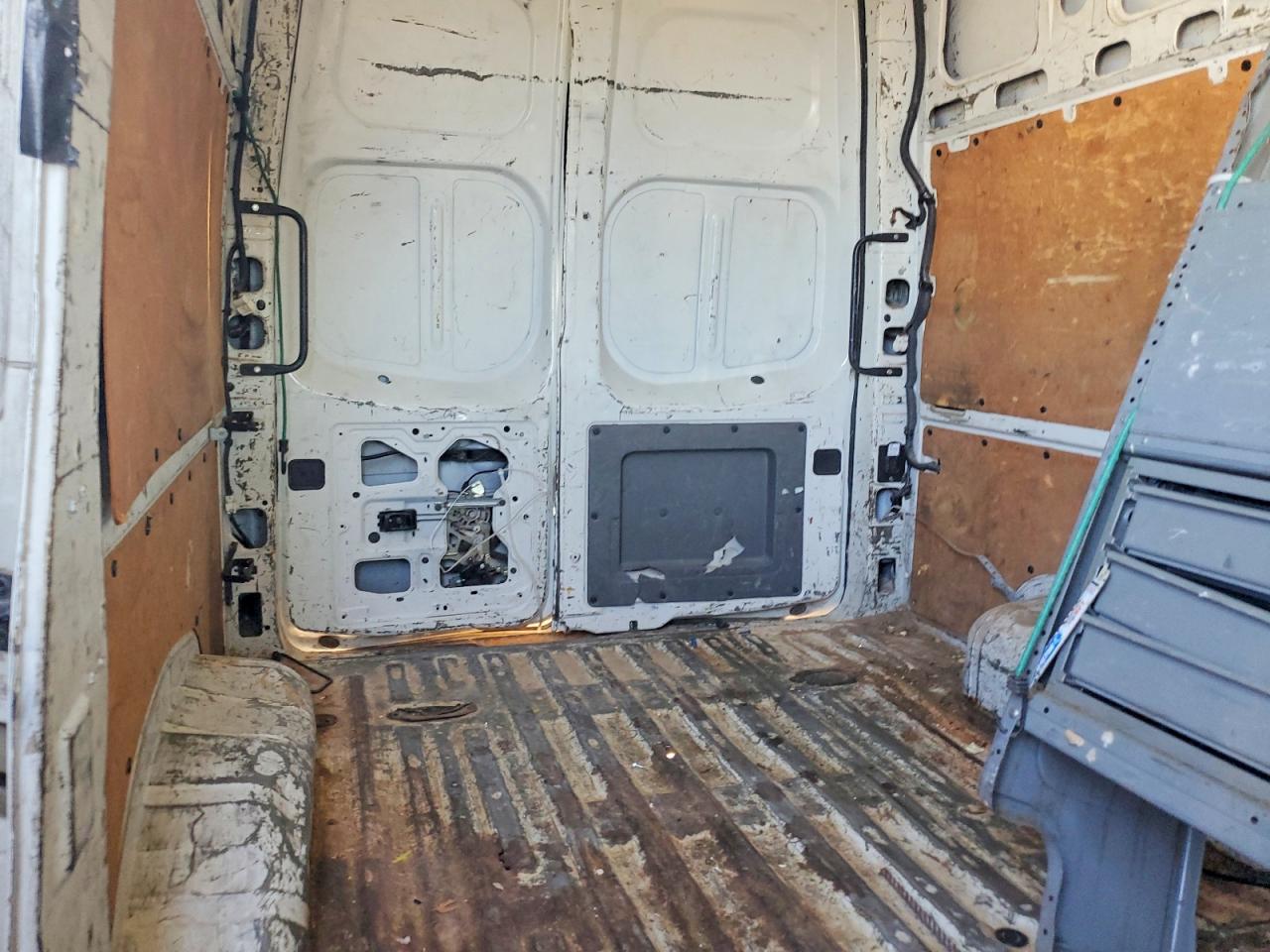 Nissan Nv 2500