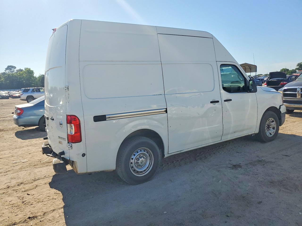 Nissan Nv 2500