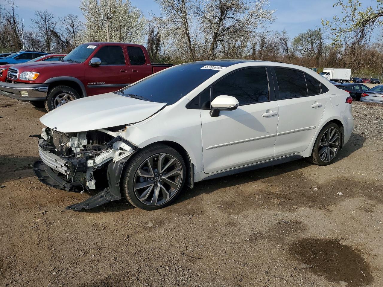 Salvage Toyota Corolla Image