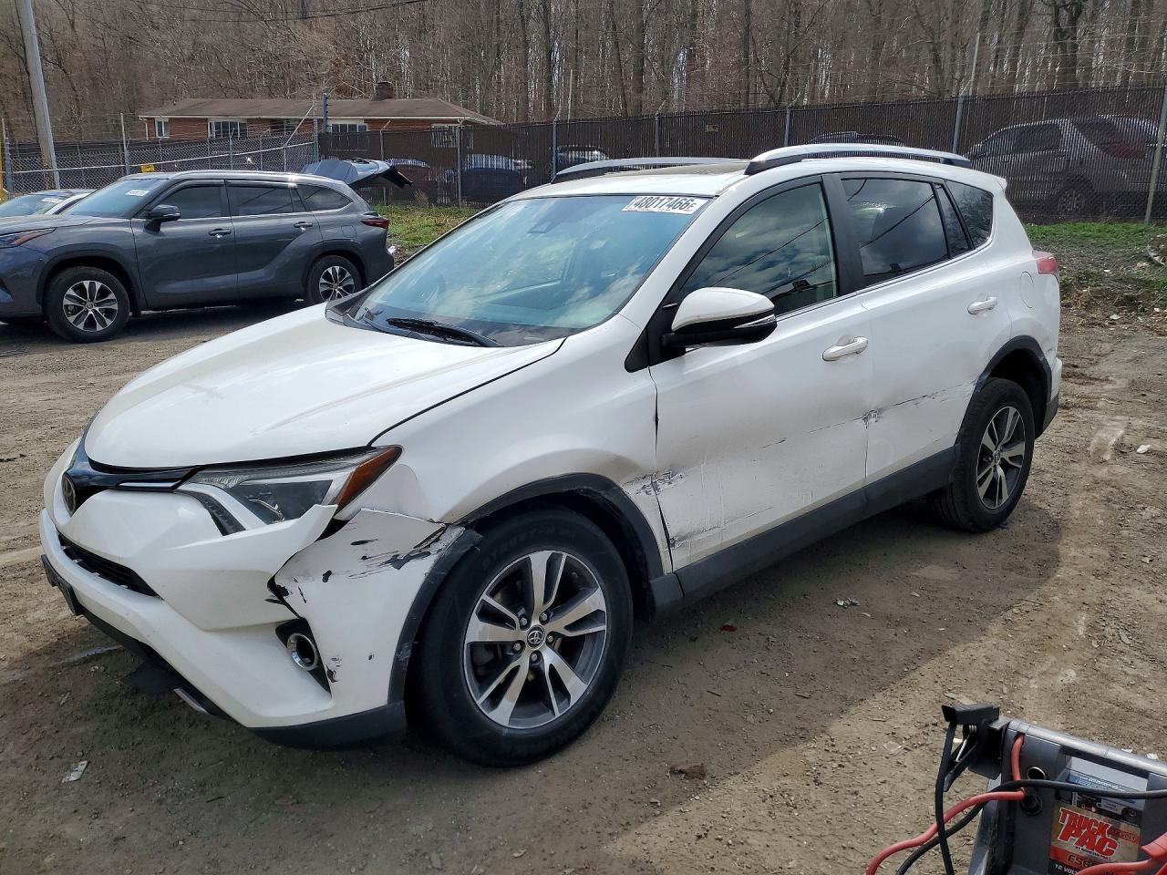 Salvage Toyota RAV4 Image