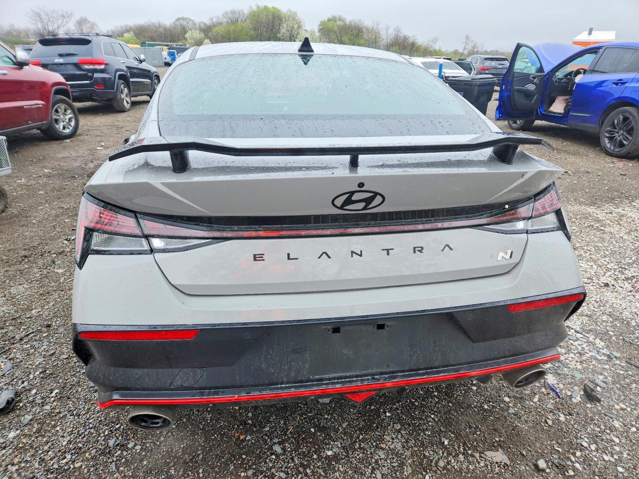 Hyundai ELANTRA Base