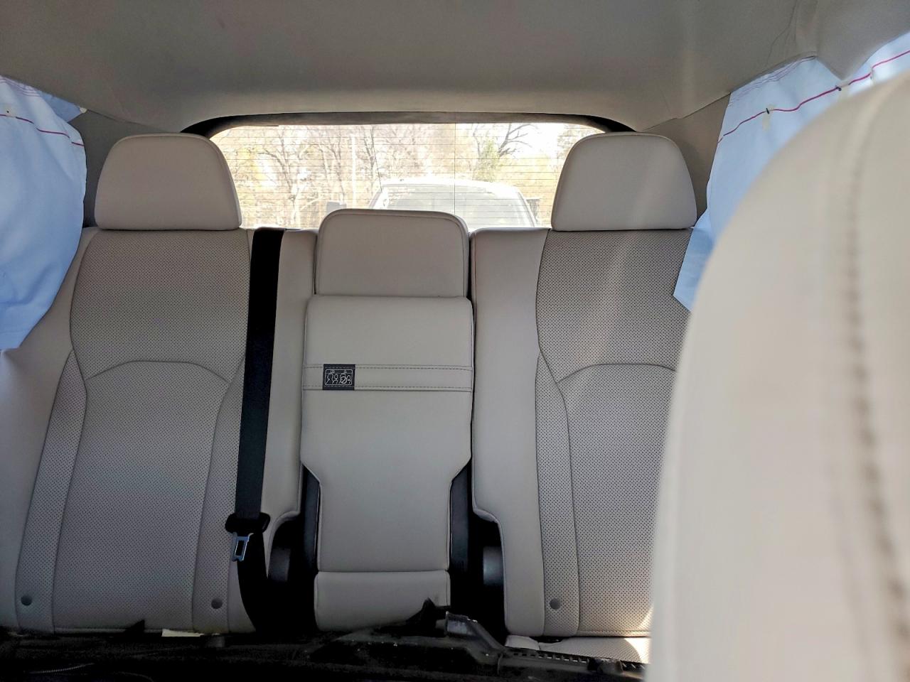 Lexus RX Base