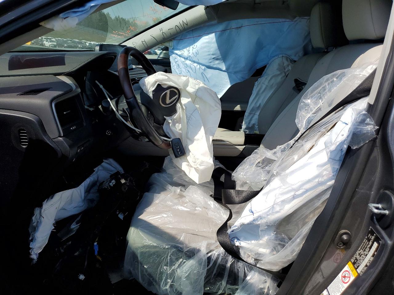 Lexus RX Base