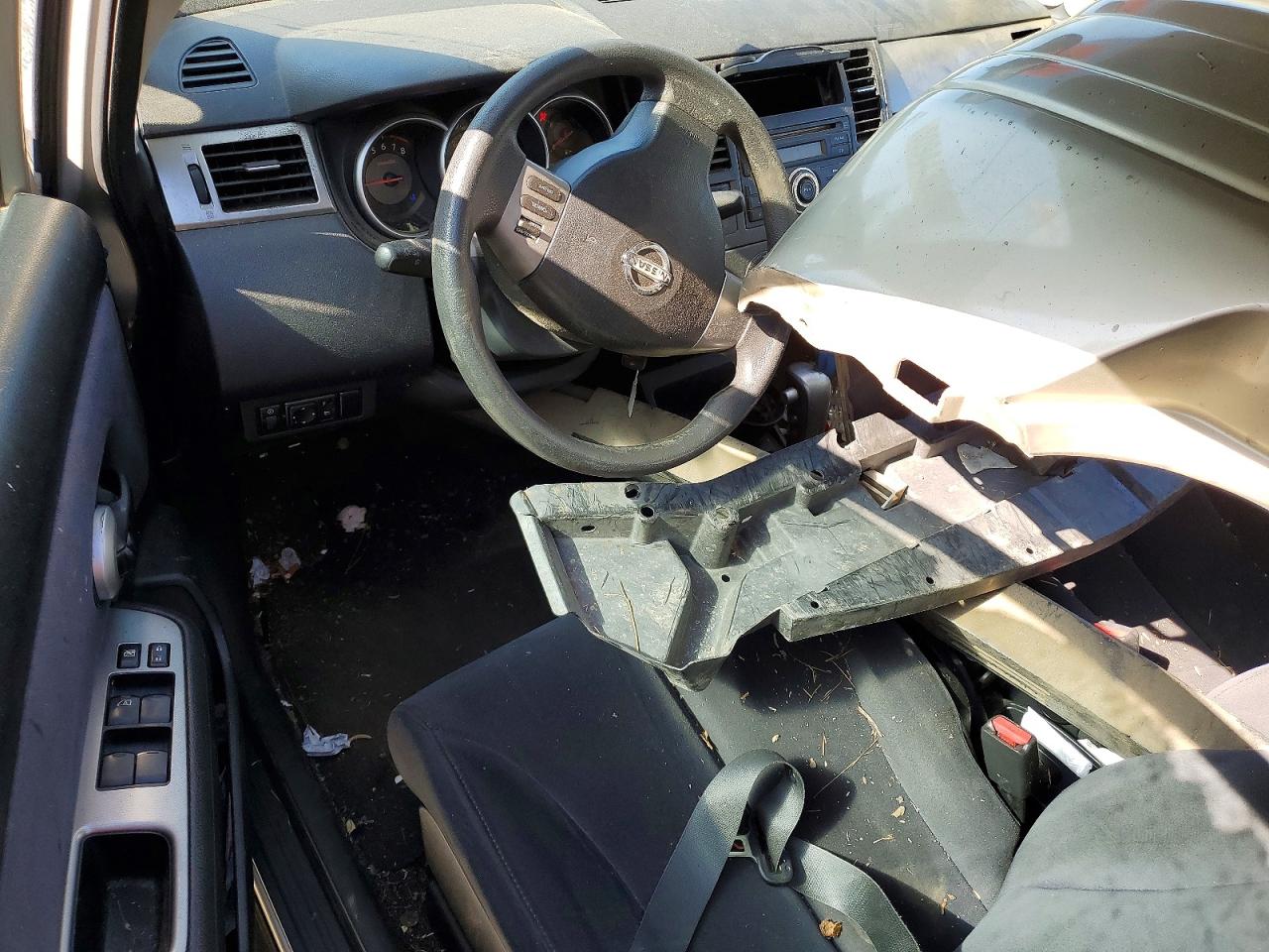 Nissan Versa 1.8 S