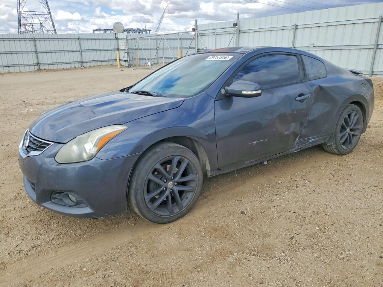 Salvage Nissan Altima Image