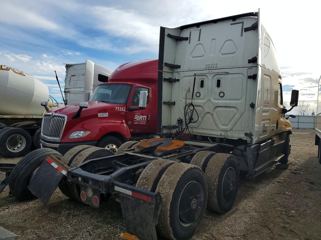 Freigliner Cascadia 125