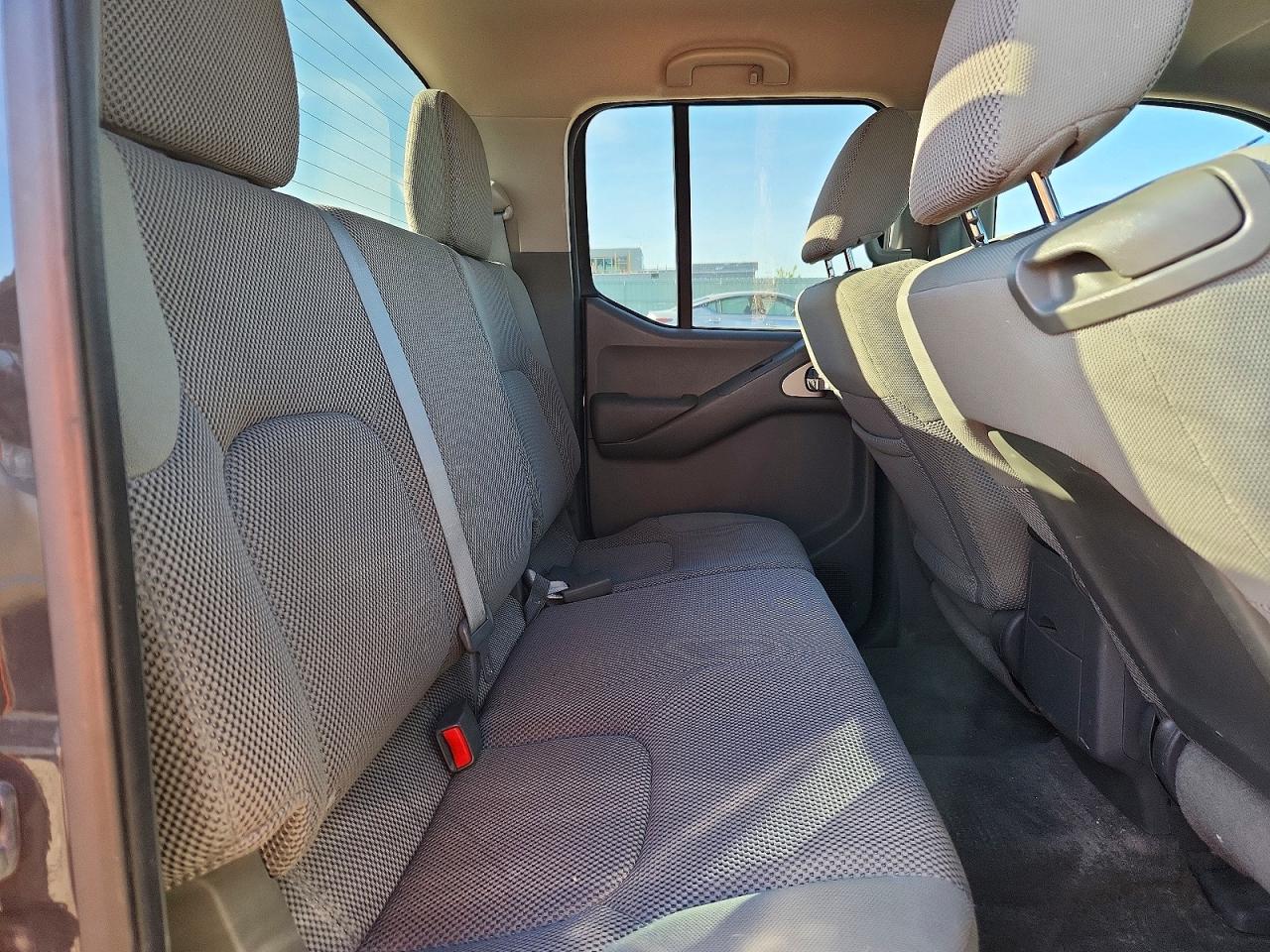 Nissan Frontier S