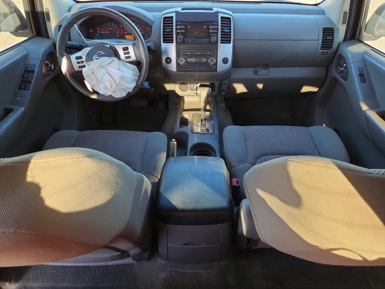 Nissan Frontier S