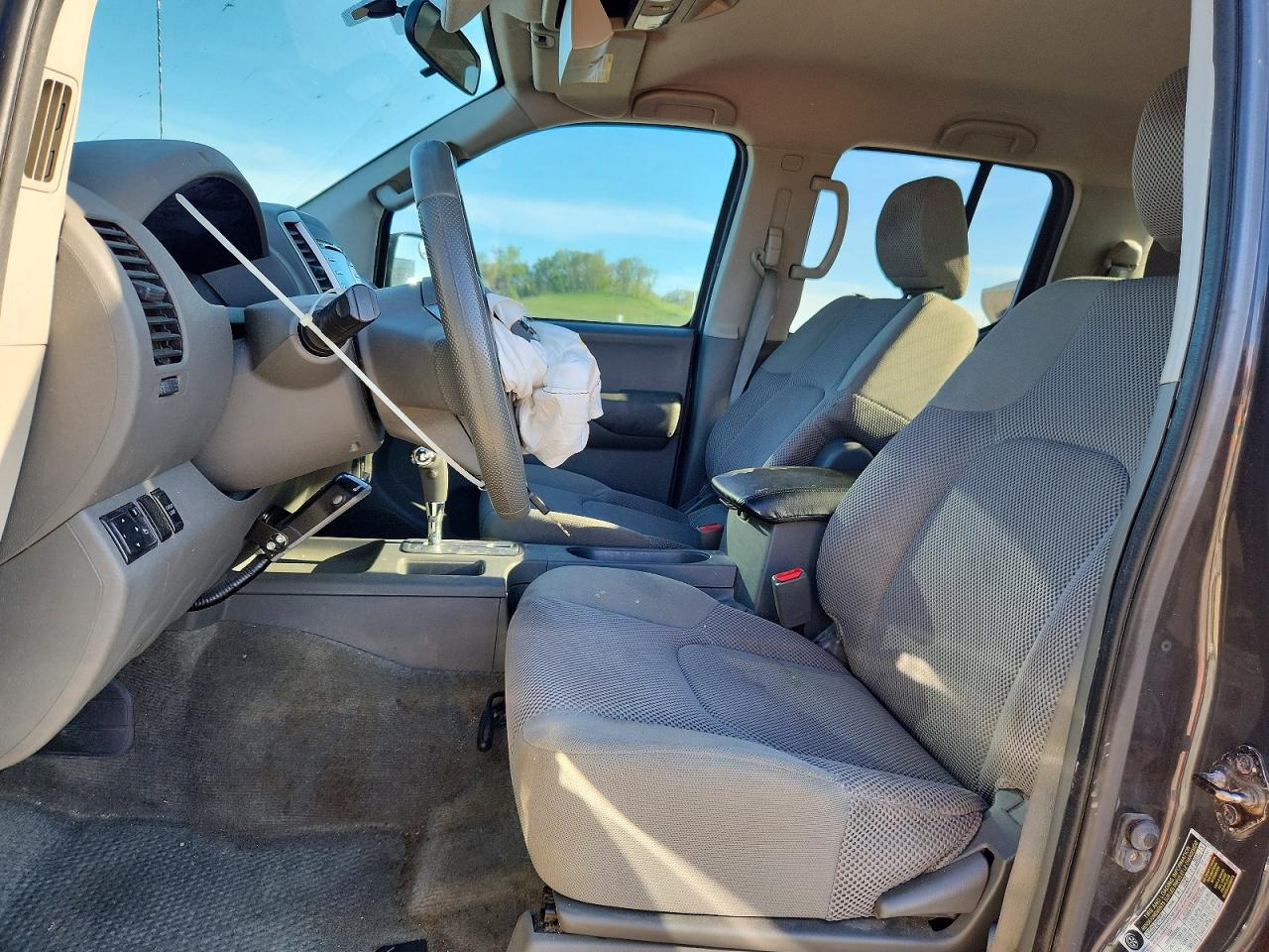 Nissan Frontier S