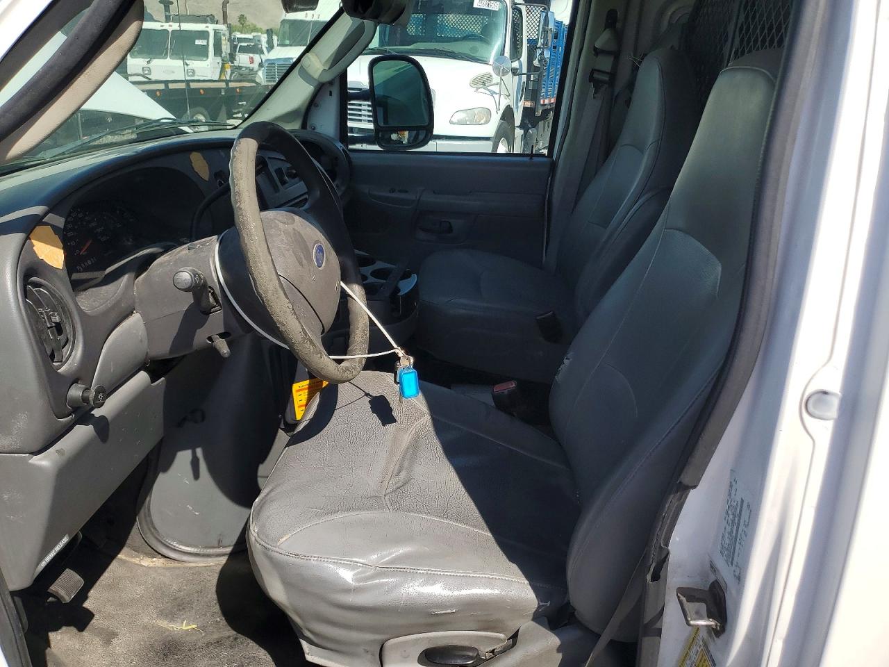 Ford Econoline E250 Van