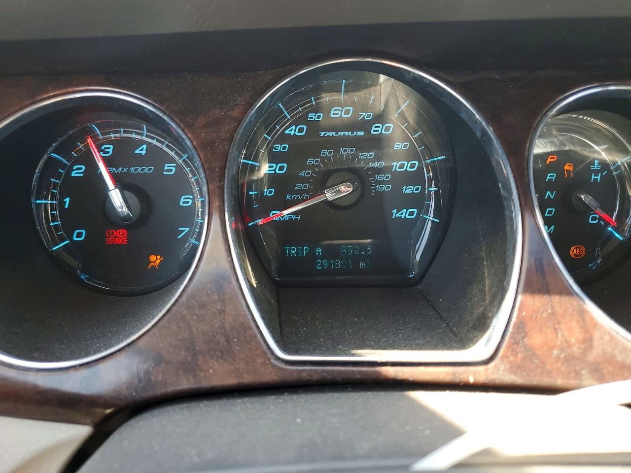 Ford Taurus Sel