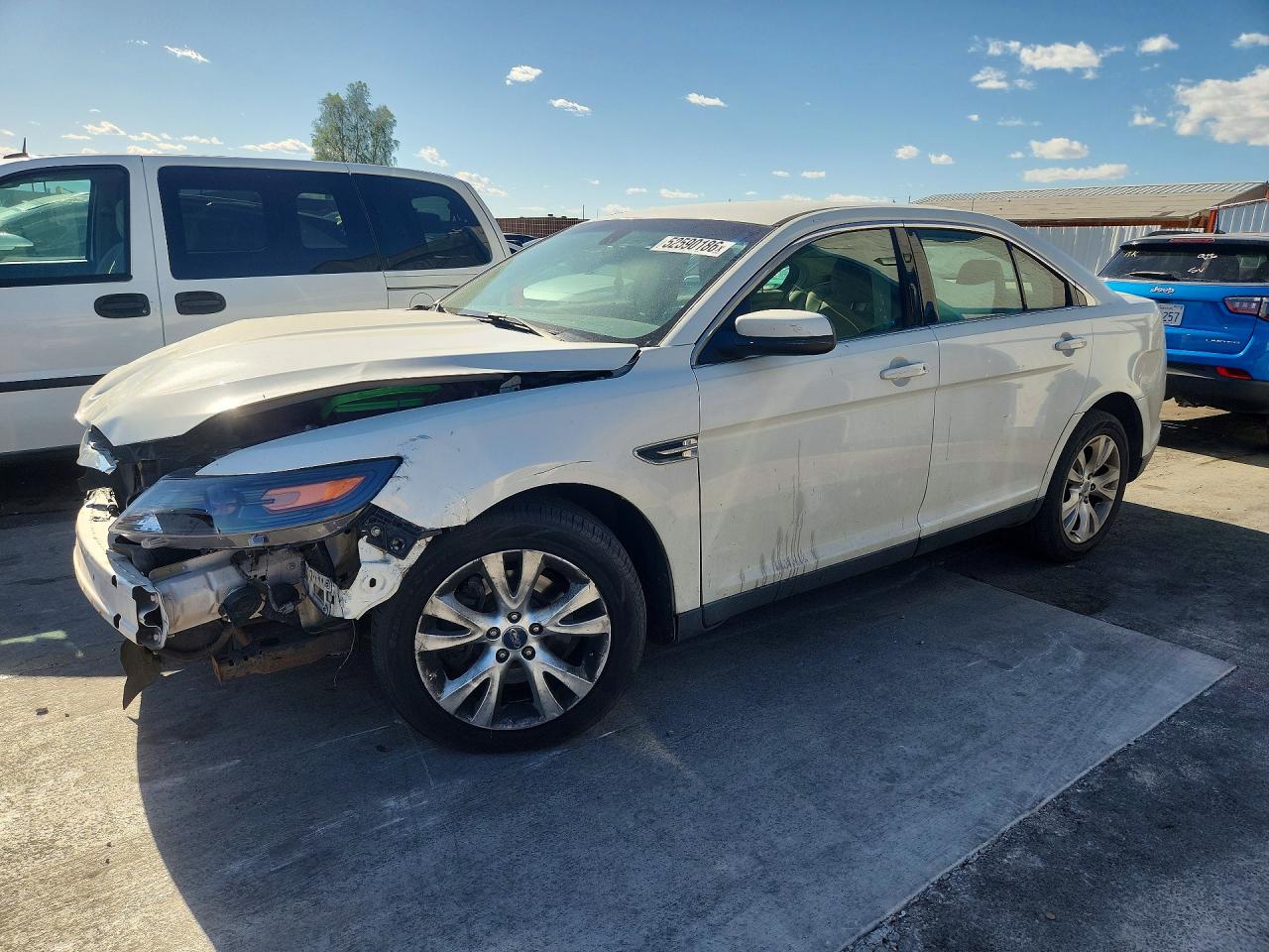 Salvage Ford Taurus Image