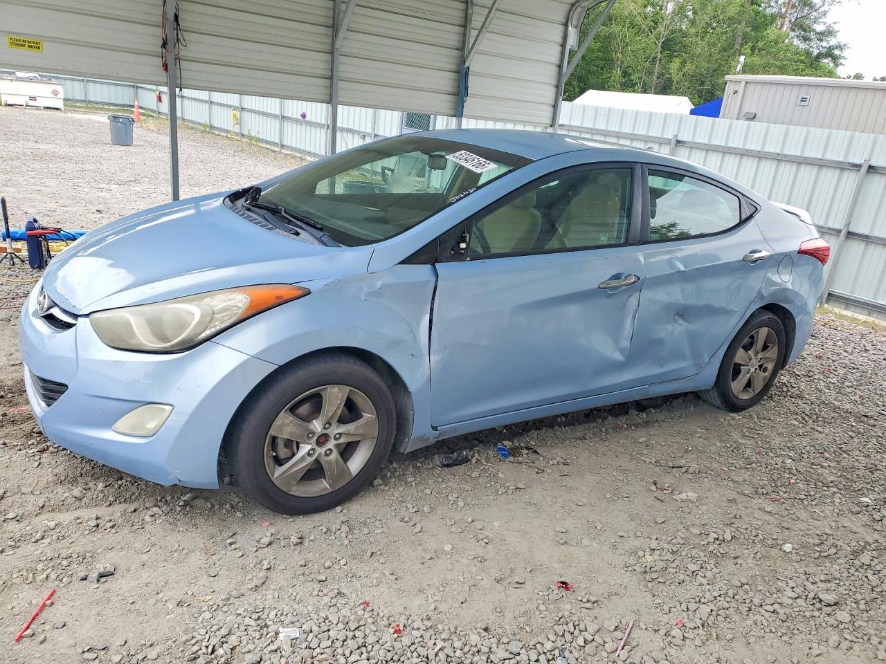 Salvage Hyundai ELANTRA Image
