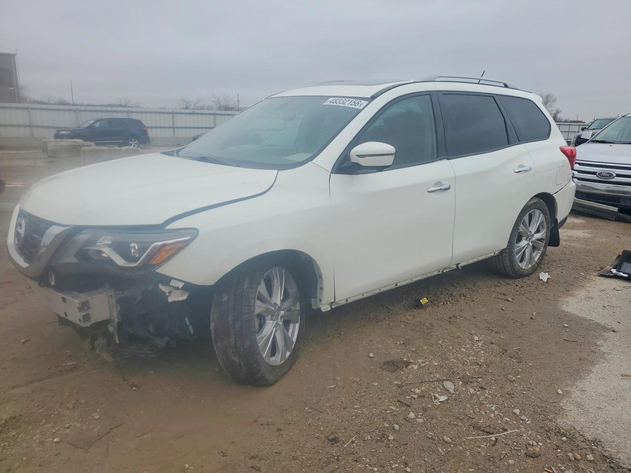Salvage Nissan Pathfinder Image