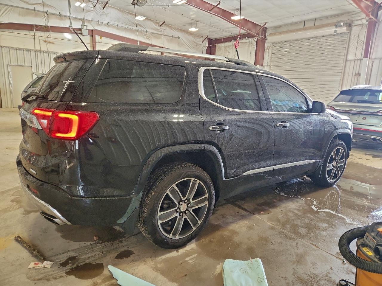 GMC Acadia Denali