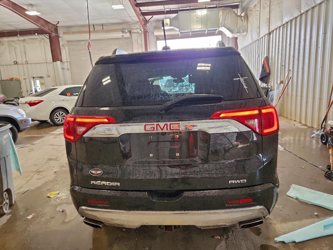 GMC Acadia Denali