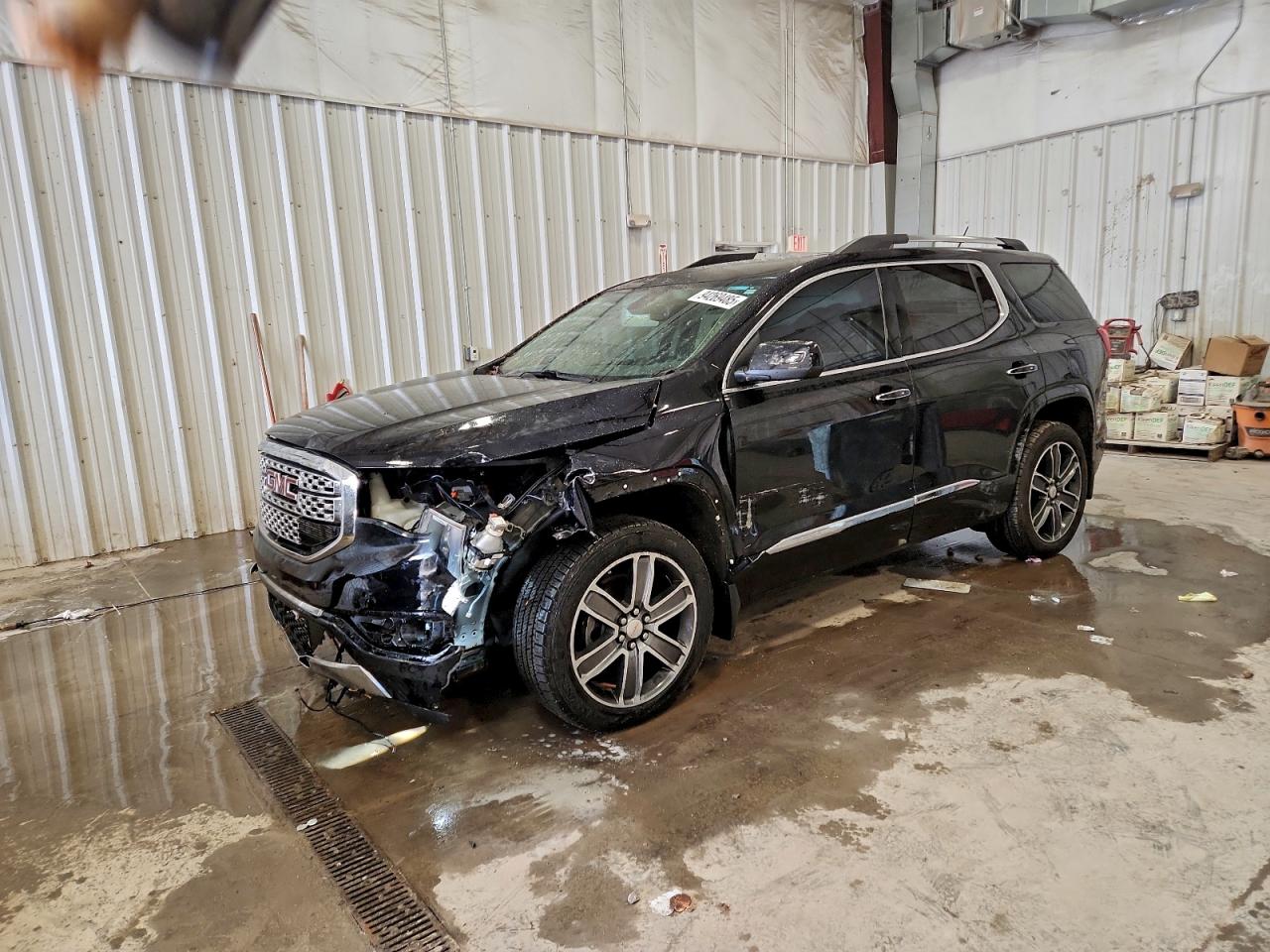 Salvage GMC Acadia Image