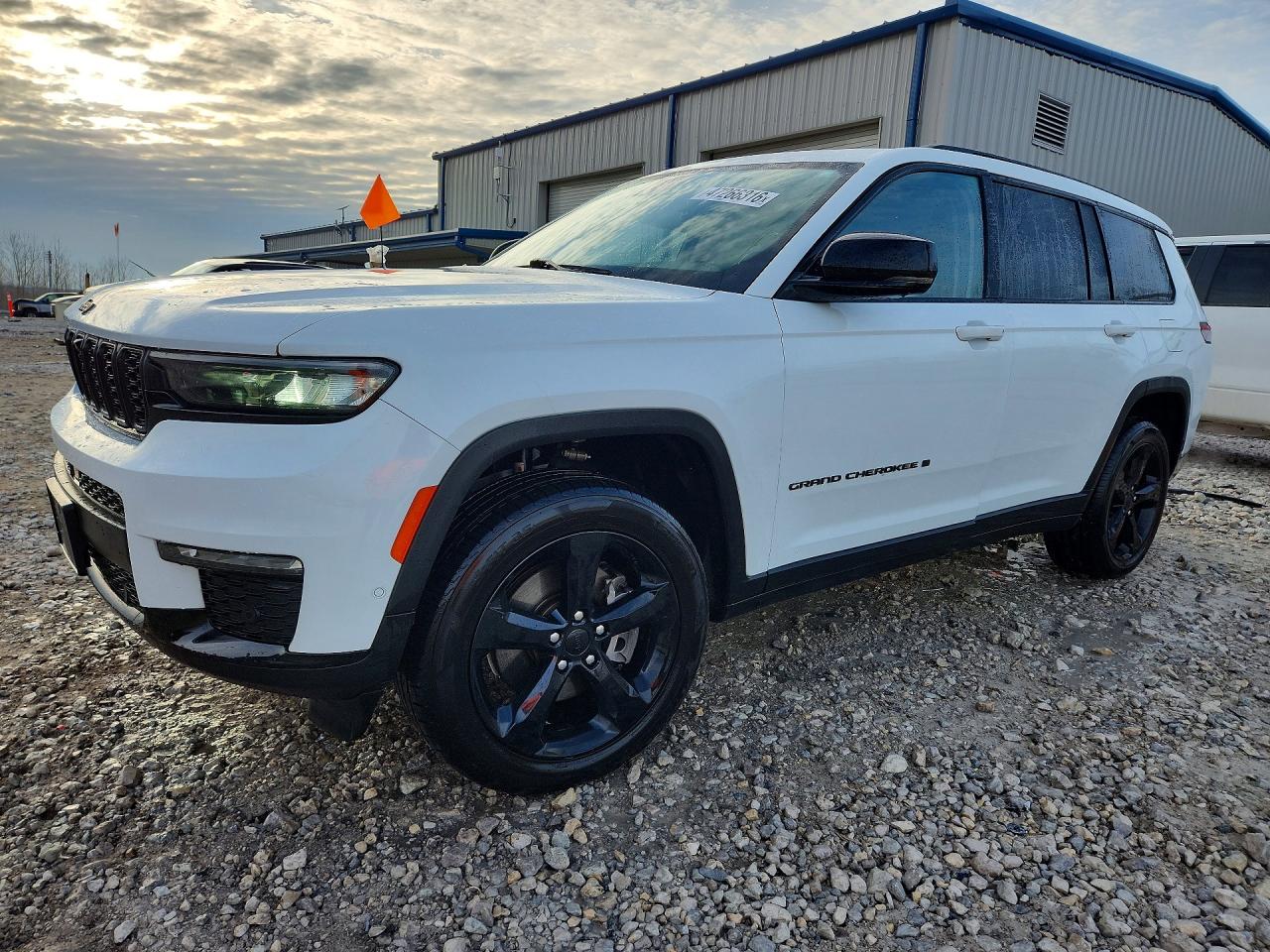 Salvage Jeep Grand Cherokee Image