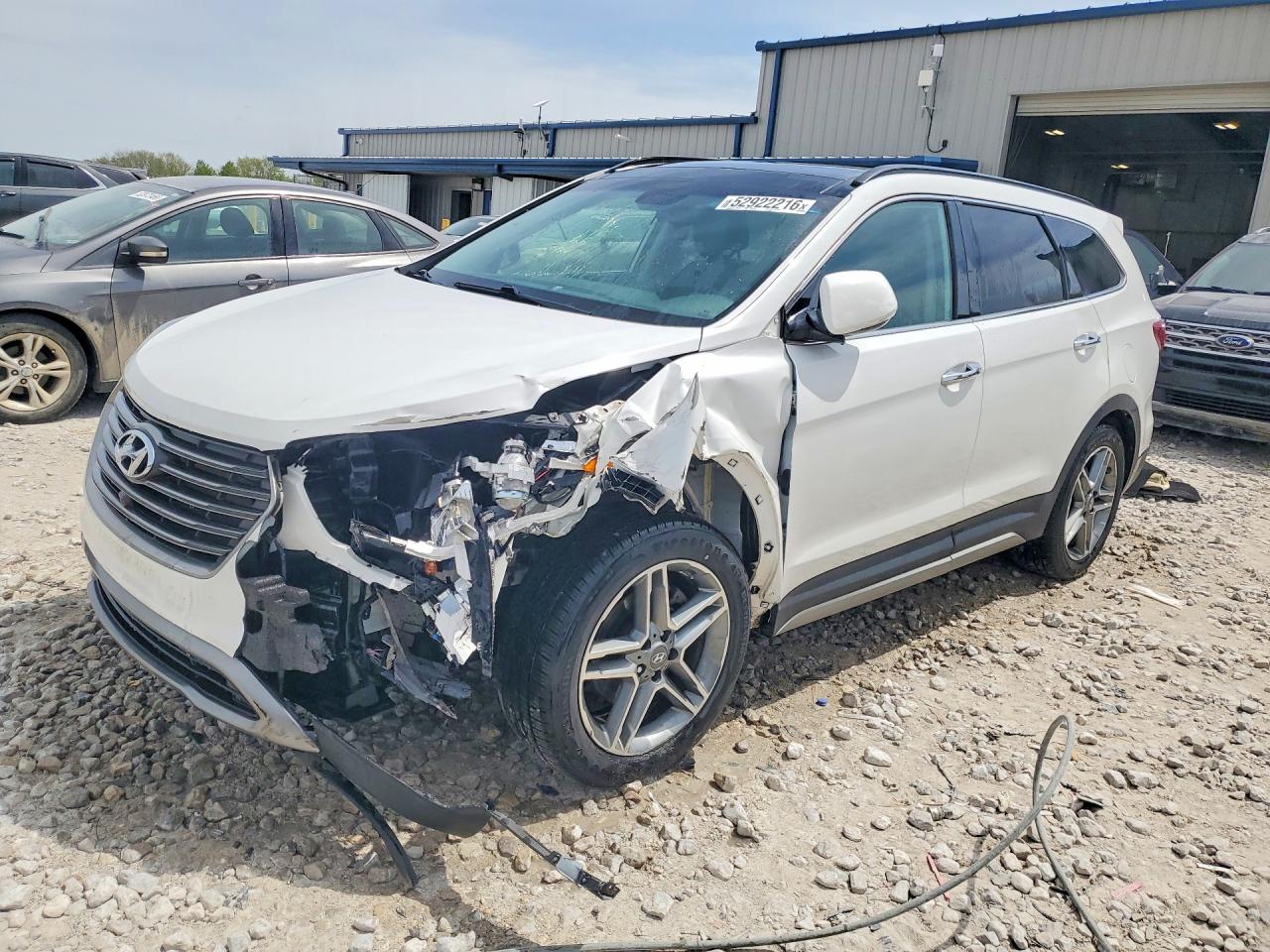 Salvage Hyundai SANTA FE Image