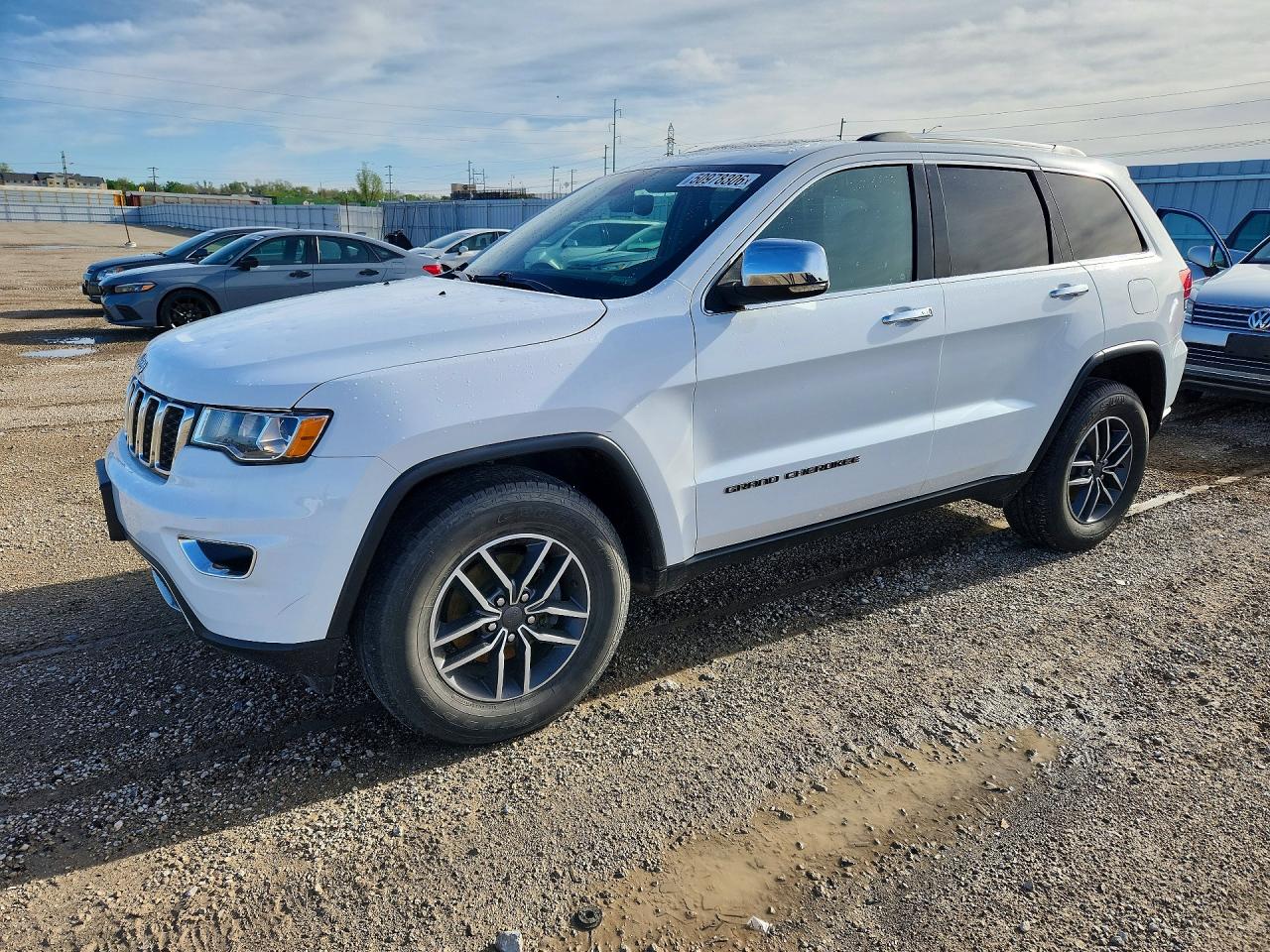 Salvage Jeep Cherokee Image