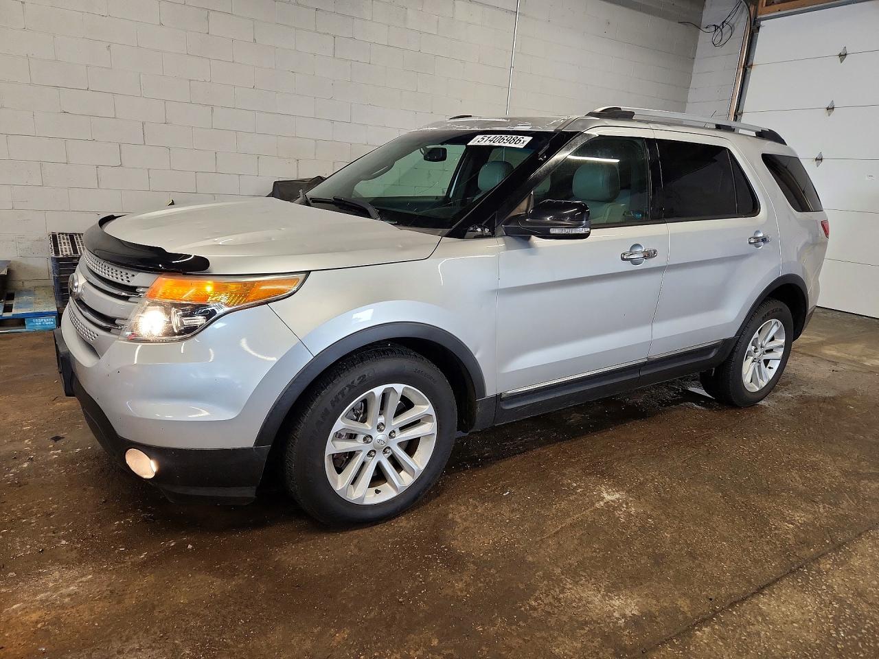 Salvage Ford Explorer Image
