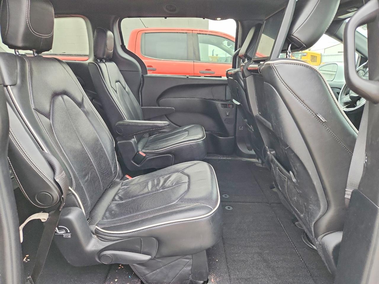 Chrysler Pacifica Limited