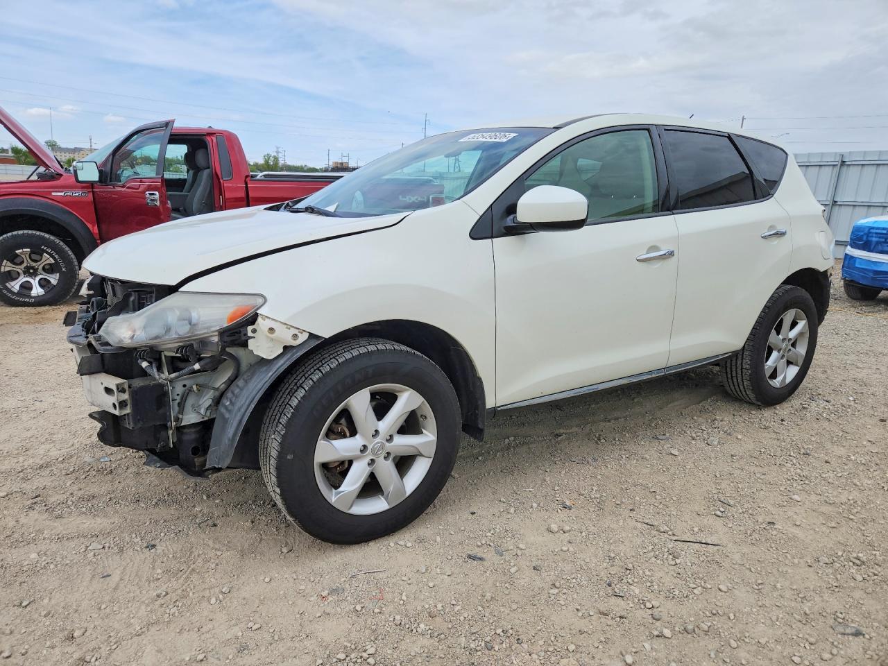 Salvage Nissan Murano Image