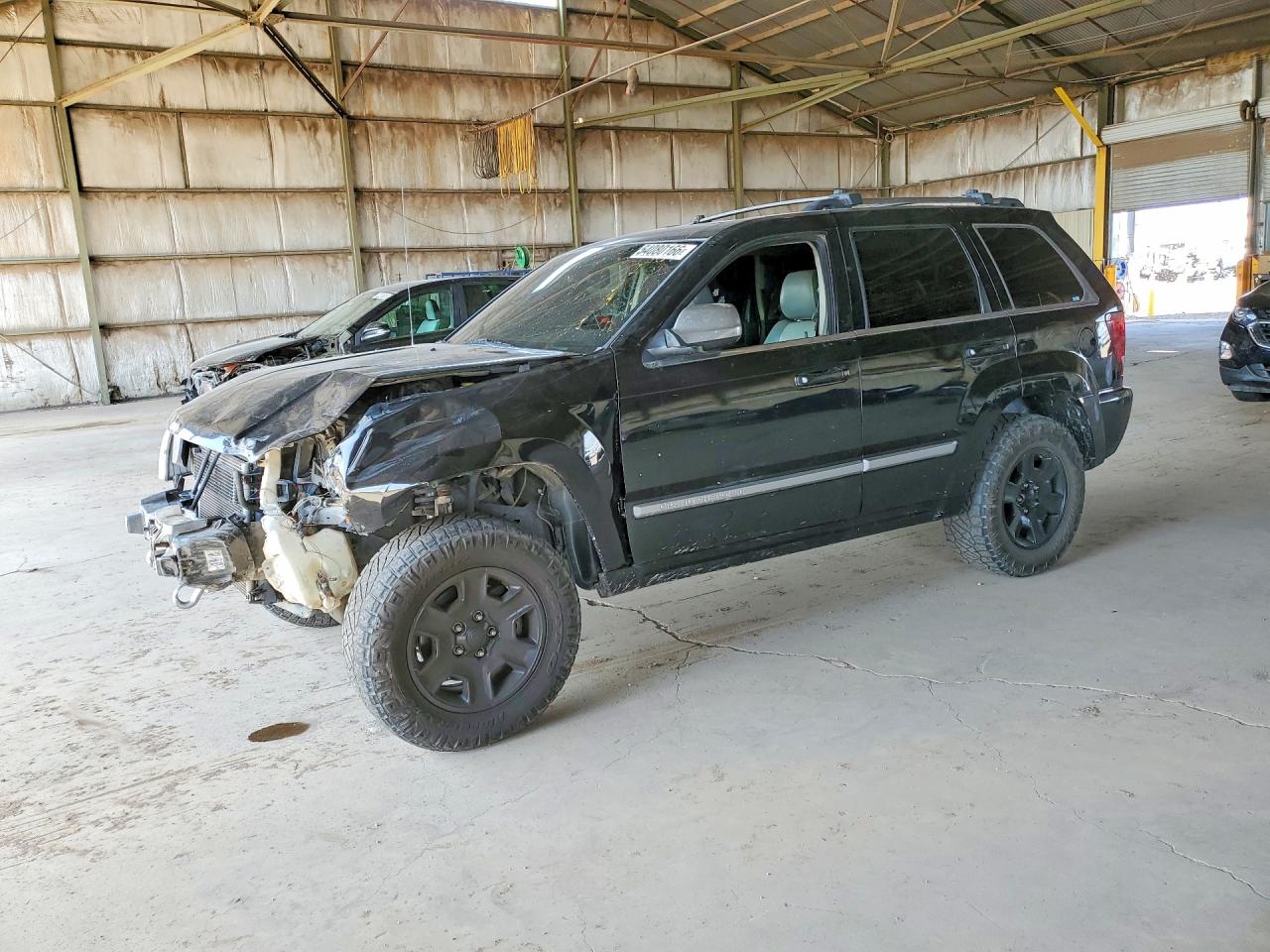 Salvage Jeep Cherokee Image