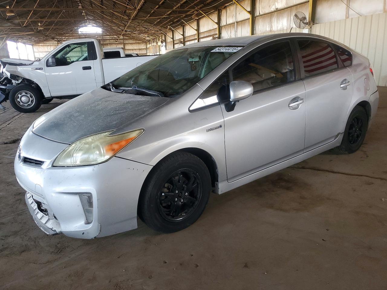 Salvage Toyota Prius Image