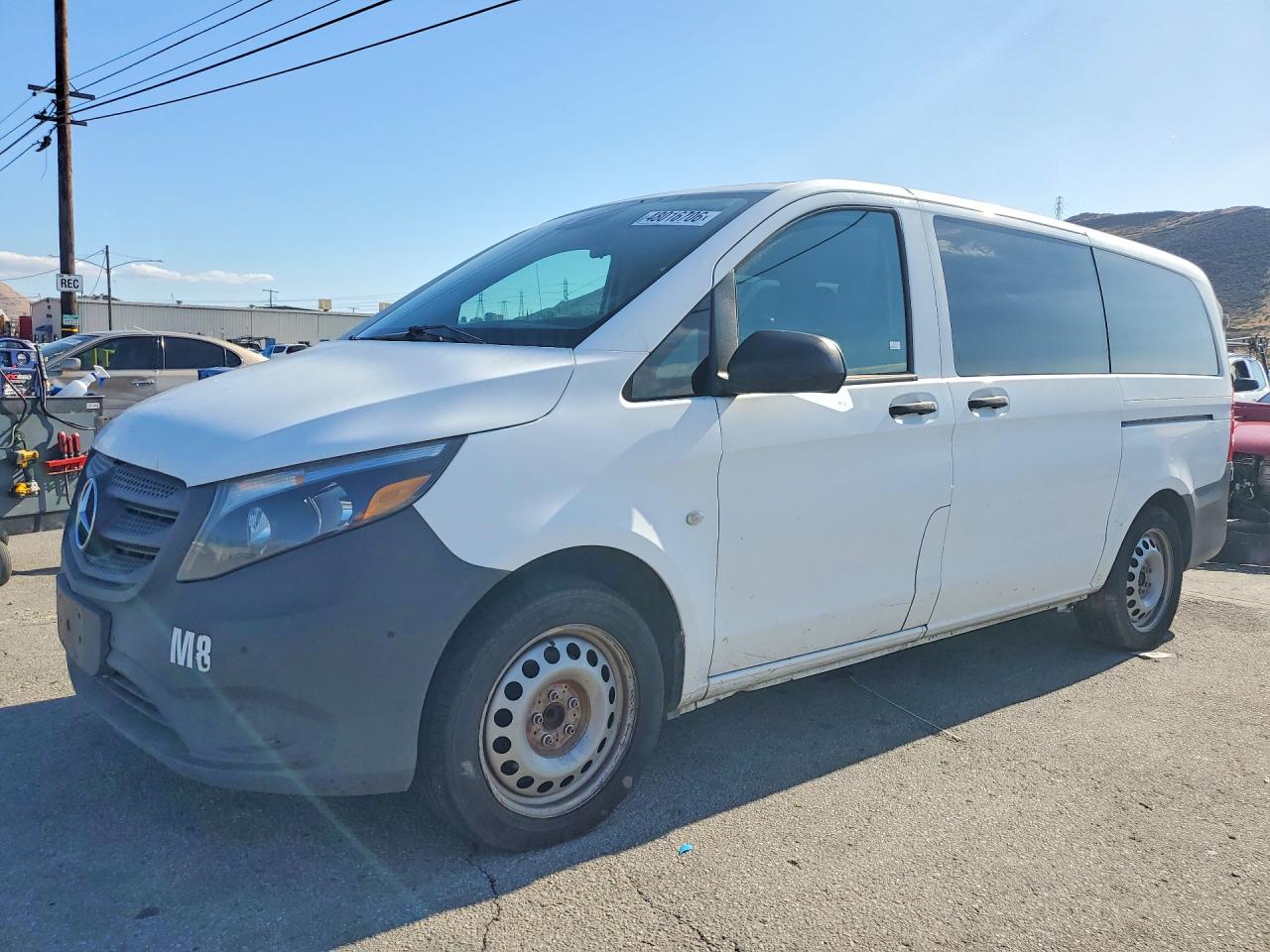 Salvage Mercedes-Benz Metris Image