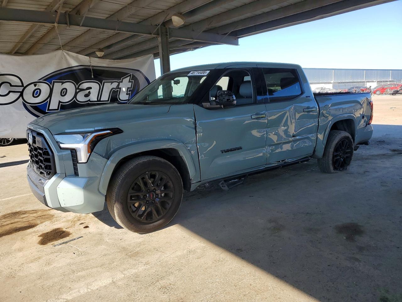 Salvage Toyota Tundra Image